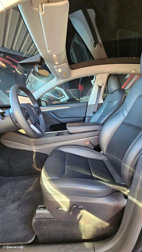 Tesla Model Y Performance Dual Motor AWD - 10