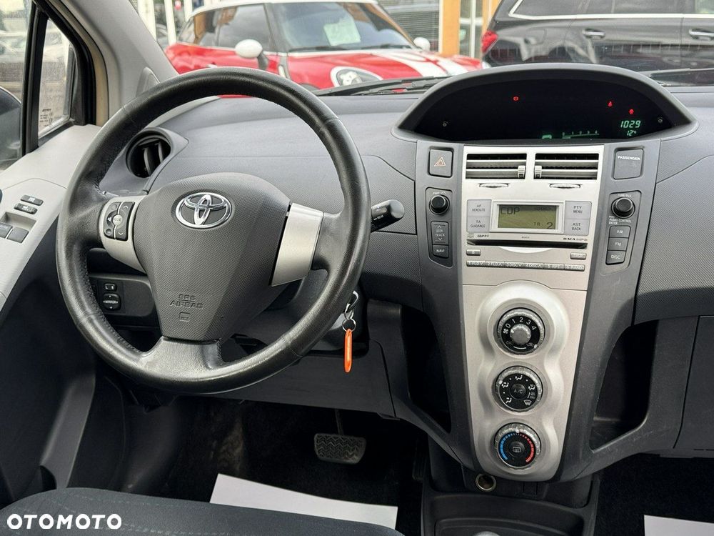 Toyota Yaris - 20