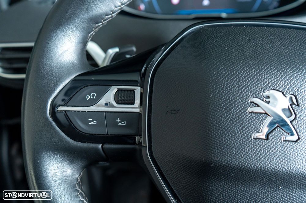 Peugeot 3008 1.2 PureTech Allure EAT8 - 19