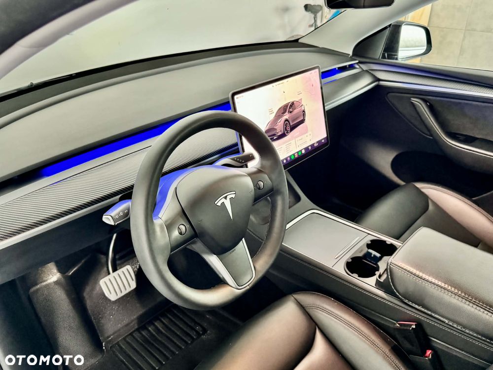 Tesla Model Y Performance AWD - 4