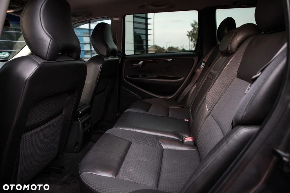 Volvo V70 2.4 Summum - 23