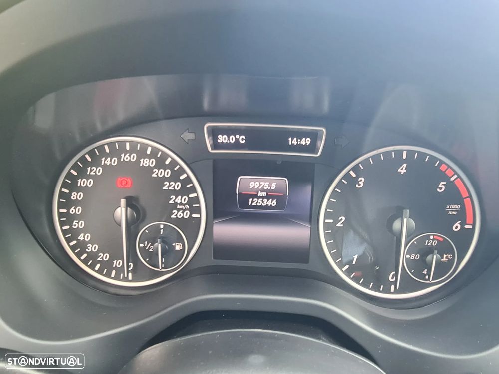 Mercedes-Benz A 180 d Urban - 12
