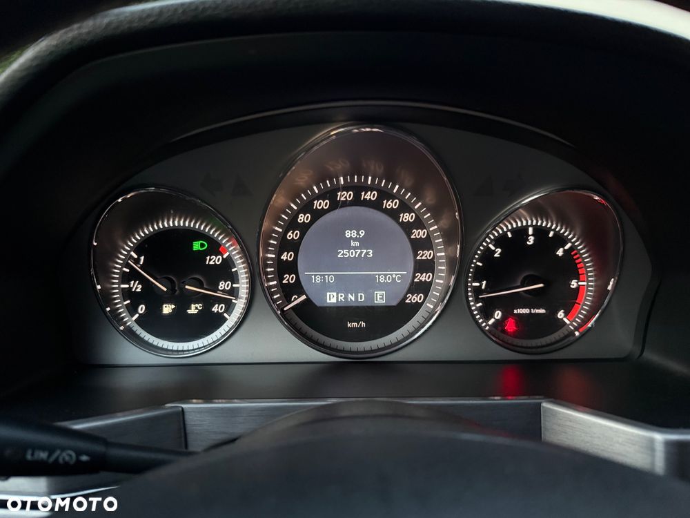 Mercedes-Benz GLK - 26