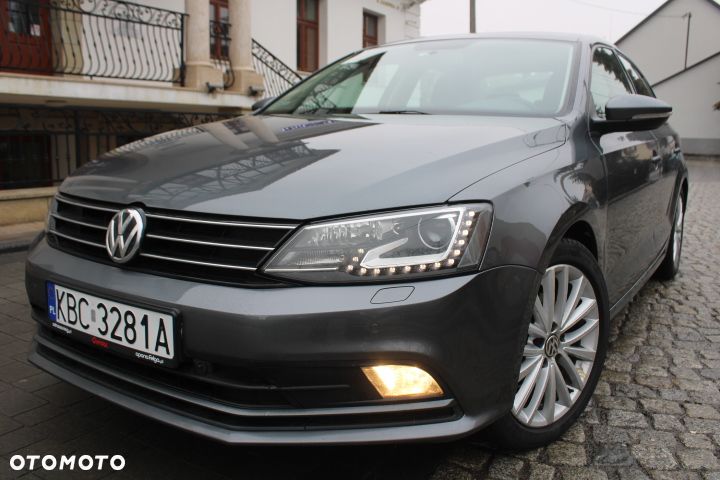 Volkswagen Jetta 1.4 TSI BMT Trendline - 16