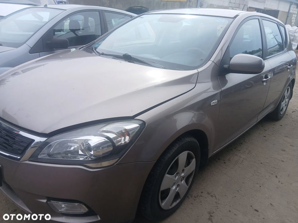 Kia Ceed lift 1.4 B 8Q HB maska pokrywa silnika klapa bagażnika zderzak lampa reflektor pas przedni stop lampy halogeny przeciwmgłowe odblaski grill atrapa znaczek błotnik błotniki drzwi zbiornik - 1
