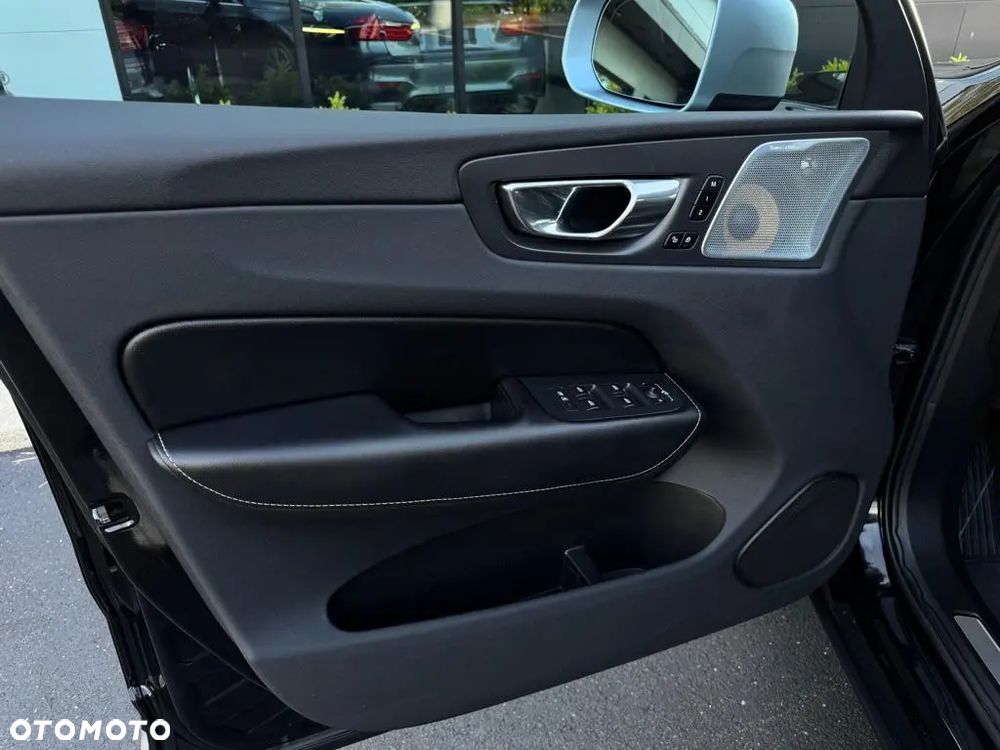 Volvo XC 60 T6 AWD R-Design - 15
