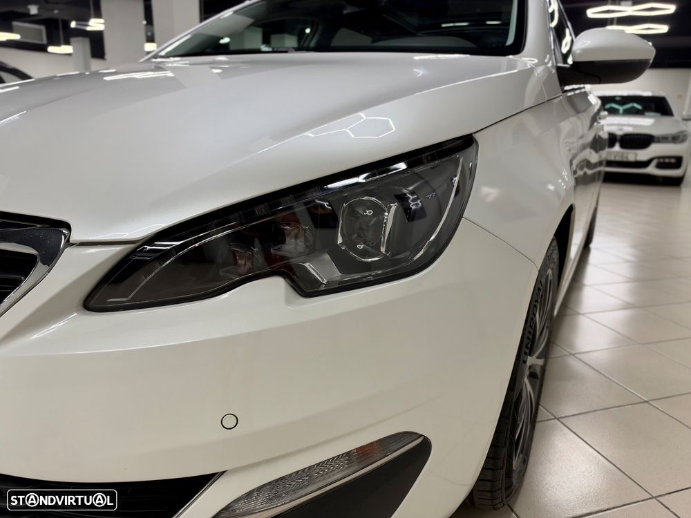 Peugeot 308 SW BlueHDi 120 EAT6 Stop & Start Allure - 11