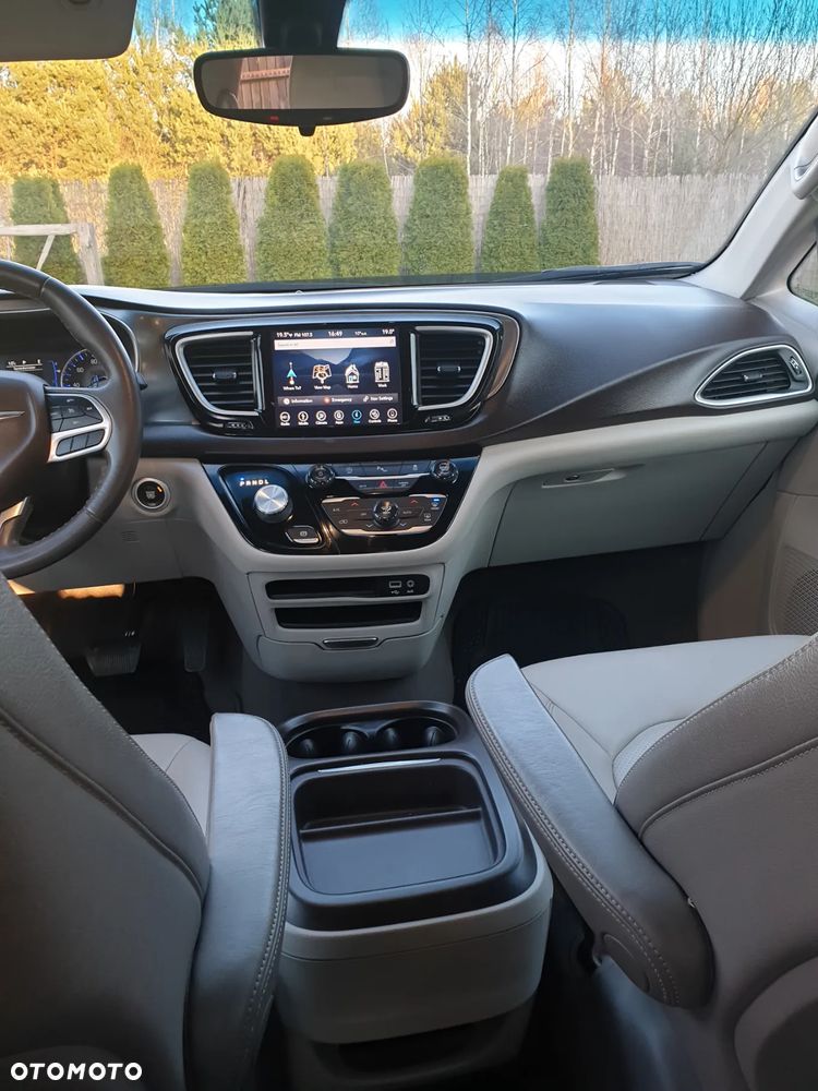 Chrysler Pacifica - 7