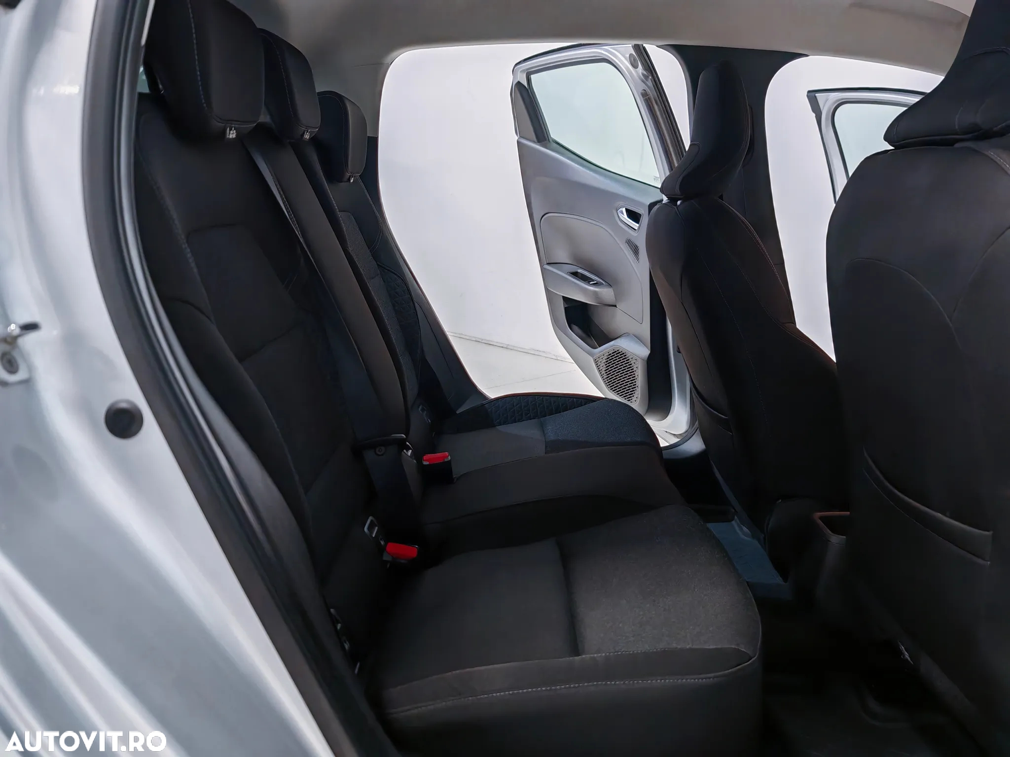 Renault Clio TCe 90 CVT TECHNO - 25