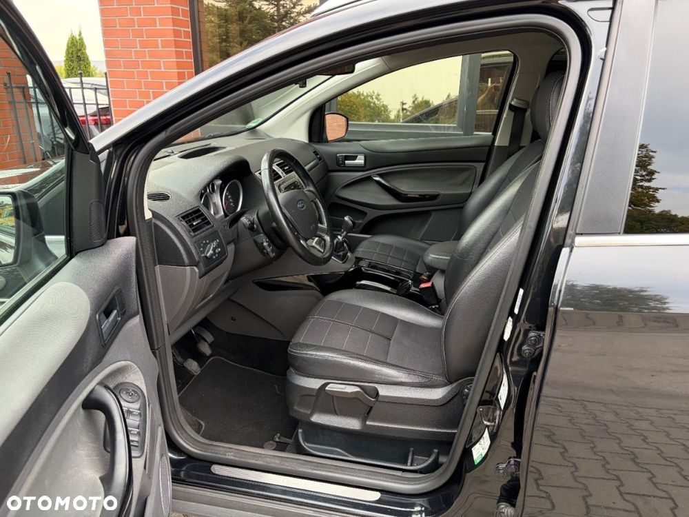 Ford Kuga - 11