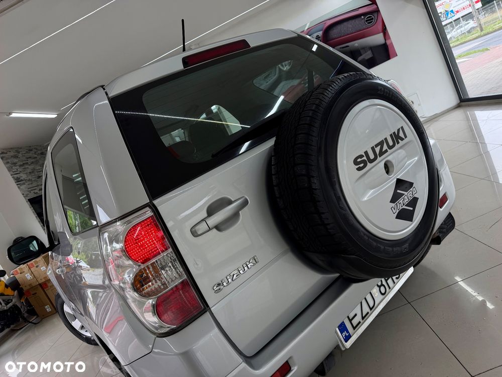 Suzuki Grand Vitara 1.6 Black&White - 34