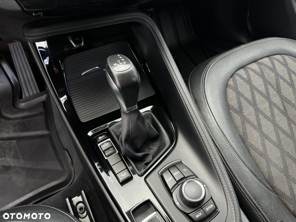 BMW X1 xDrive18d - 13