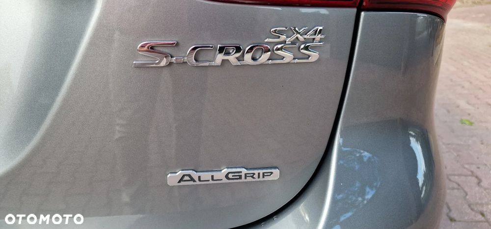 Suzuki SX4 S-Cross 1.4 T Premium 4WD - 32