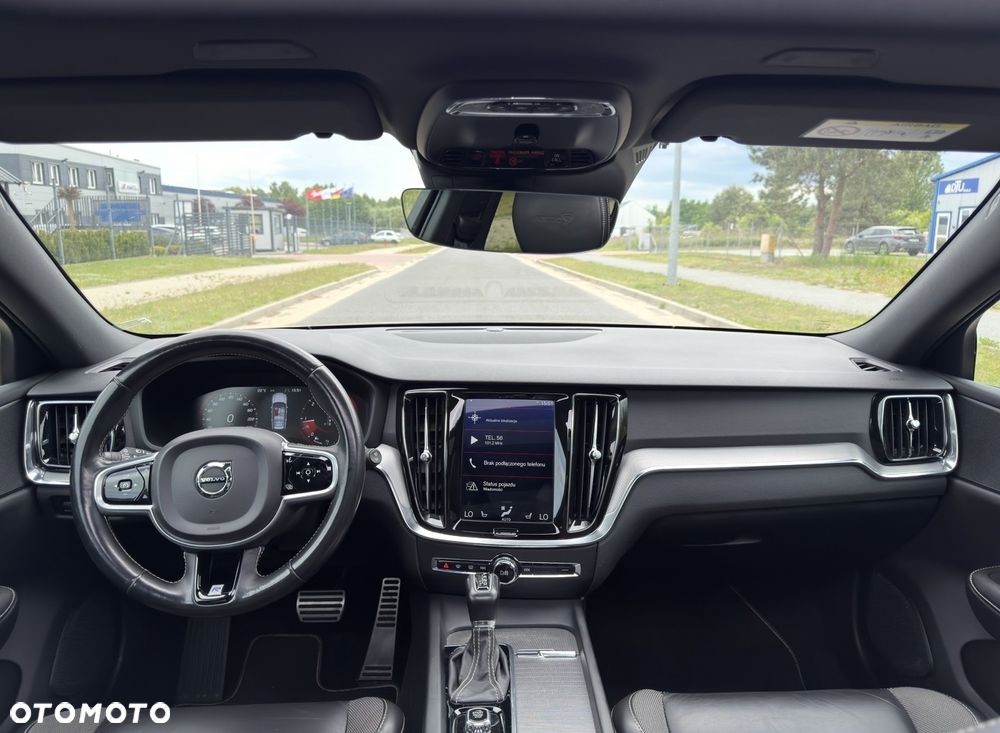 Volvo V60 D4 Geartronic R-Design - 34