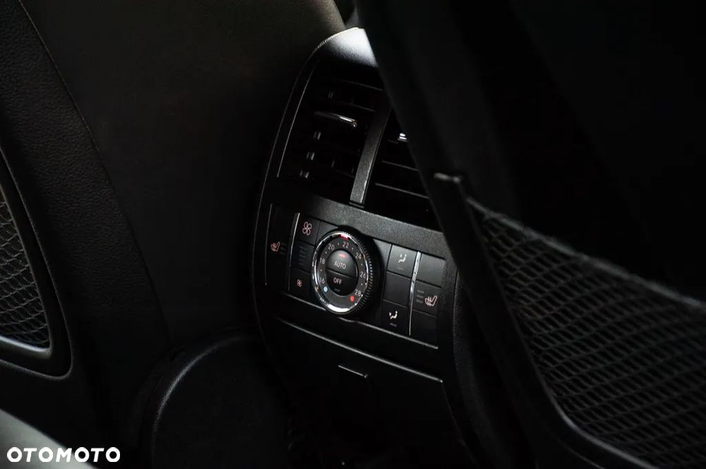 Mercedes-Benz ML 63 AMG 4Matic 7G-TRONIC - 25