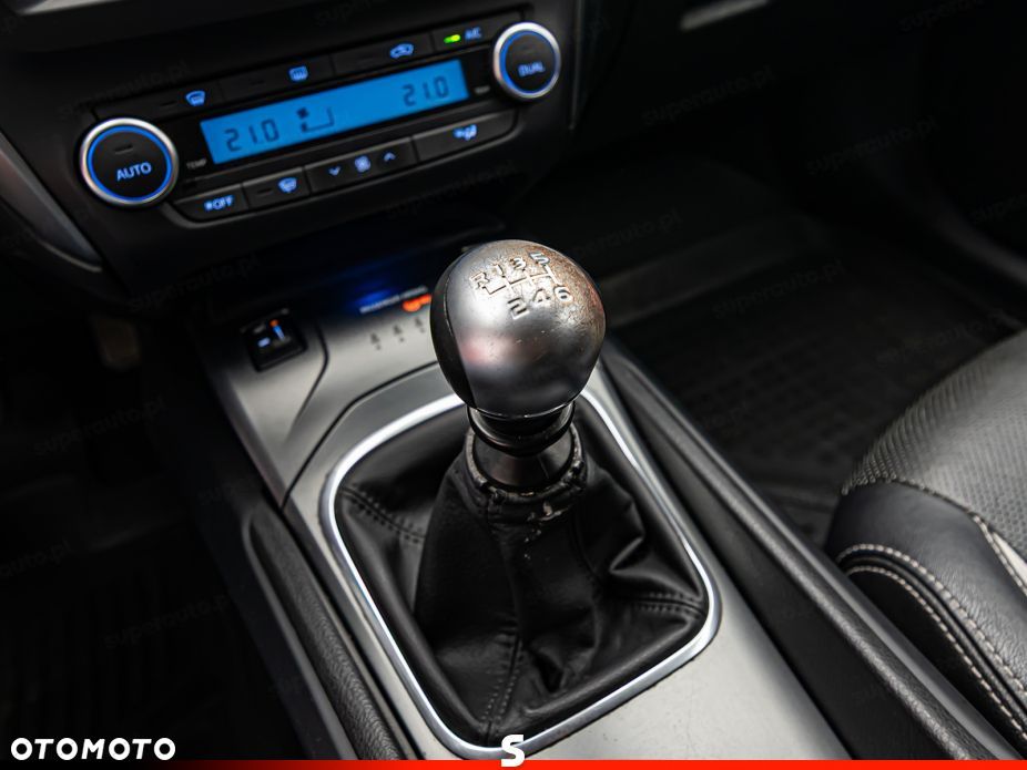 Toyota Avensis 2.0 D-4D Premium - 21