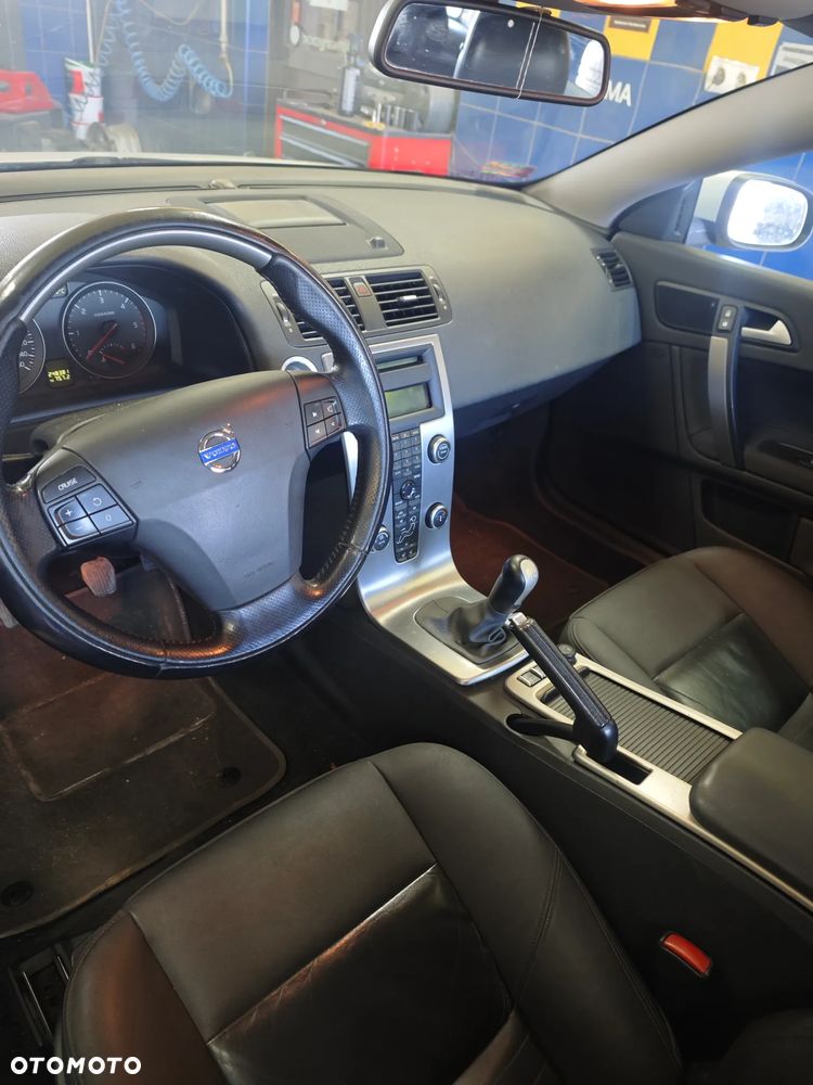 Volvo C70 2.0D Momentum - 34