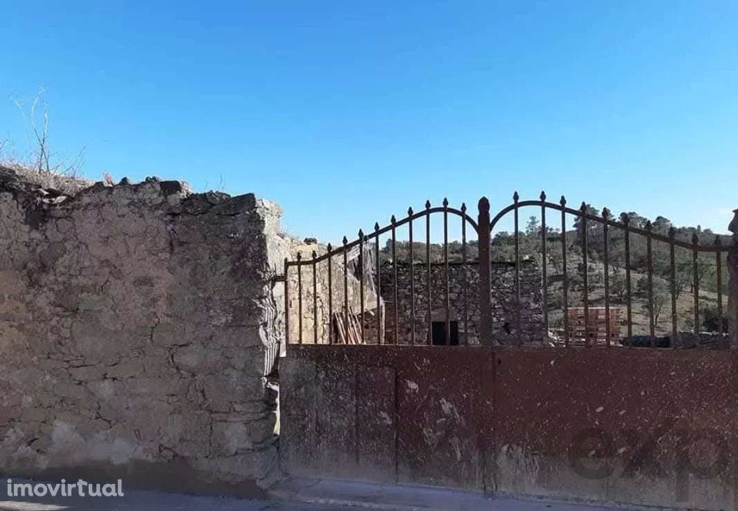 Duas ruínas com terreno perto de Salir - Loulé - Grande imagem: 4/14
