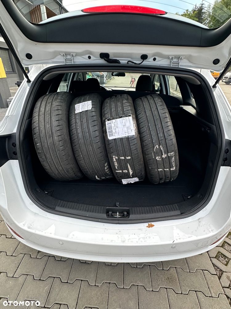 Hyundai i30 1.6 GDI Classic + - 21