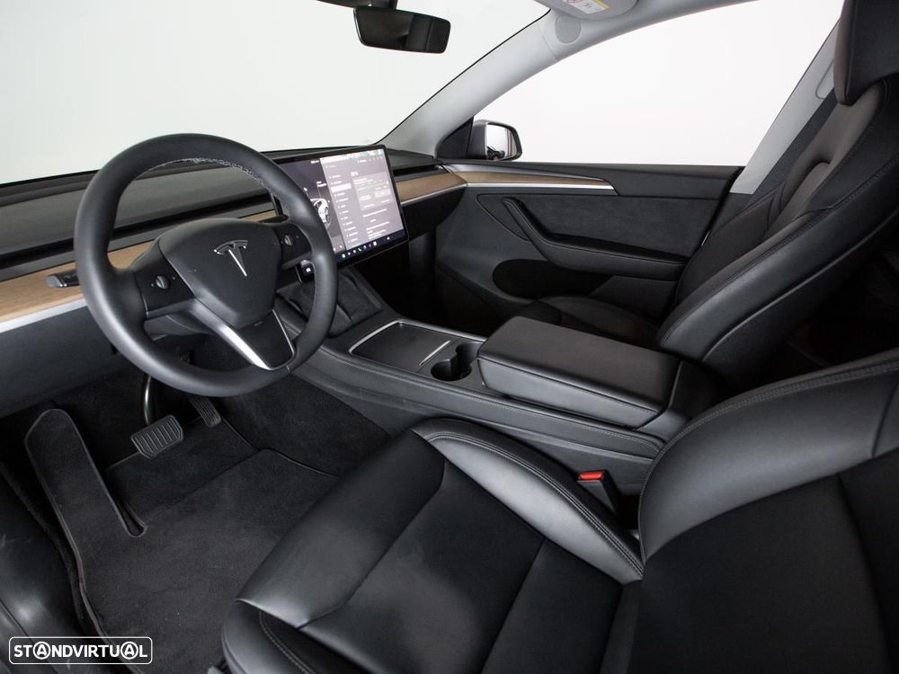 Tesla Model Y Long Range Dual Motor AWD - 7