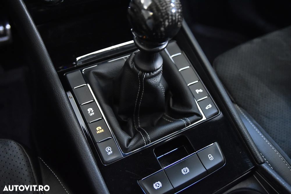 Skoda Superb 2.0 TDI DSG Sportline - 19