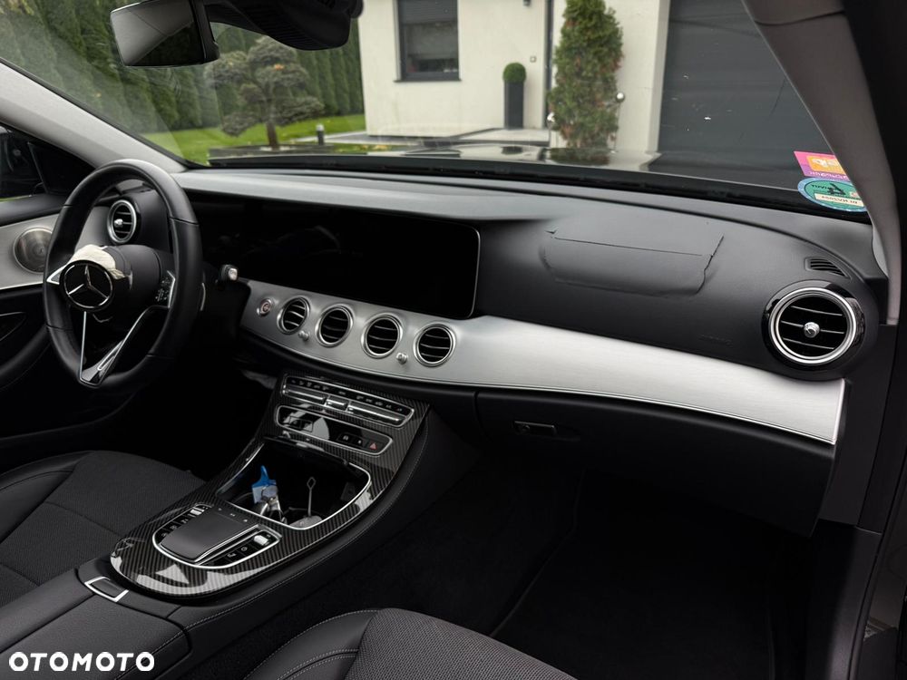 Mercedes-Benz Klasa E 200 4Matic 9G-TRONIC AMG Line - 26
