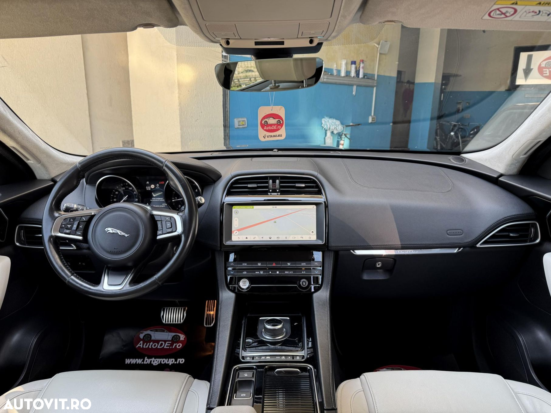 Jaguar F-Pace - 8