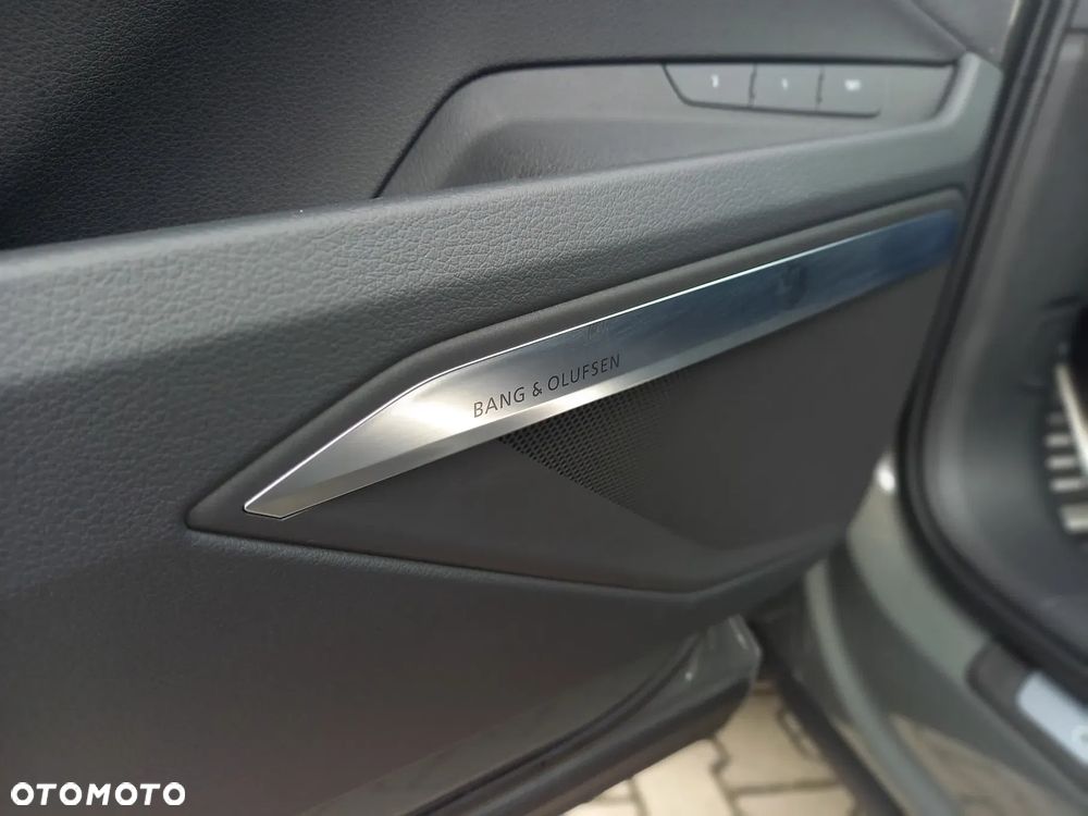 Audi Q8 Sportback e-tron - 13