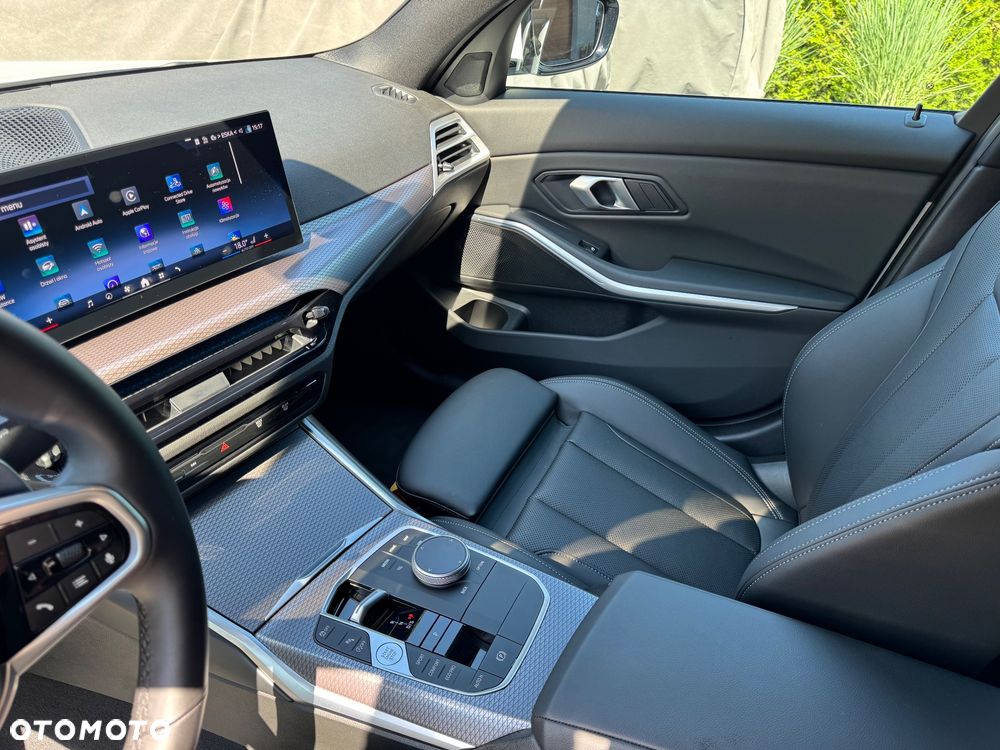 BMW Seria 3 320i M Sport - 15