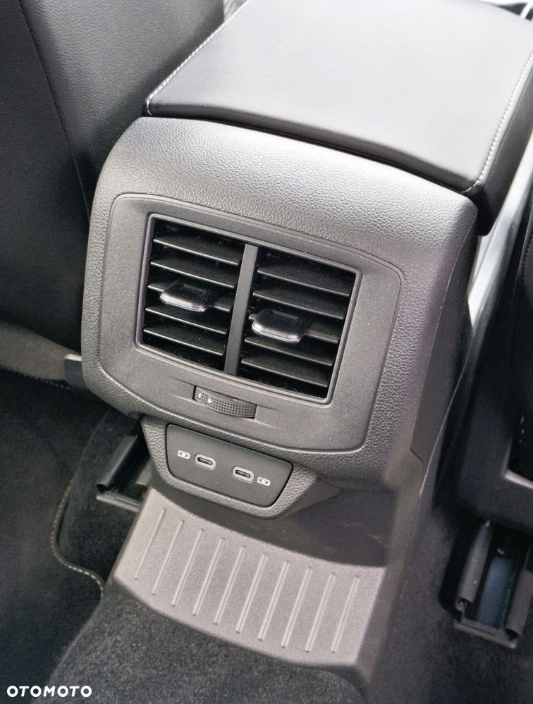 Volkswagen T-Roc 1.5 TSI R-Line DSG - 22