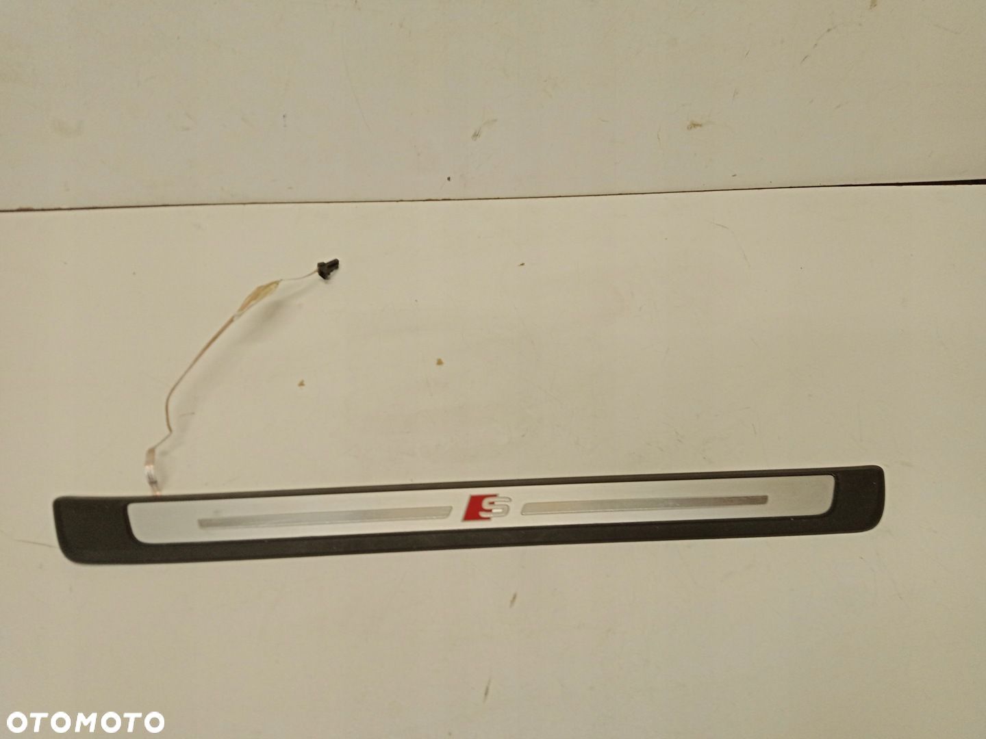AUDI A3 S3 8V LISTWA PROGOWA PRAWA 8V0947418 - 1