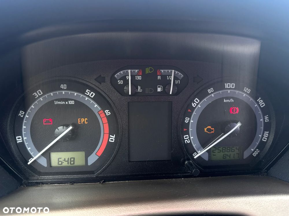 Skoda Fabia 1.4 16V Ambiente - 11