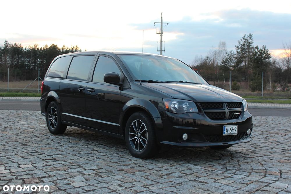 Dodge Grand Caravan - 4