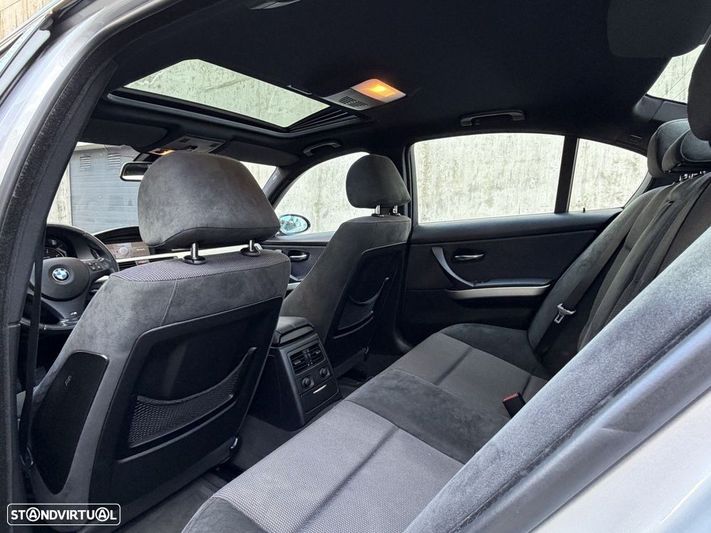 BMW 320 d Sport - 12