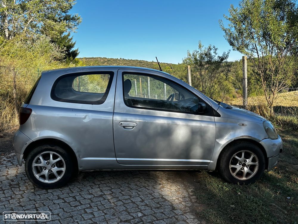Toyota Yaris - 1