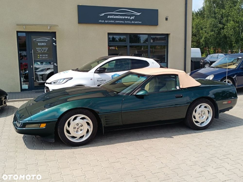 Chevrolet Corvette - 14
