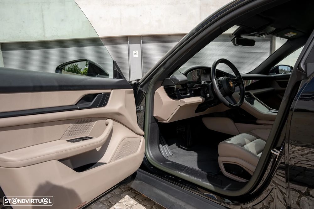 Porsche Taycan Sport Turismo Standard - 11