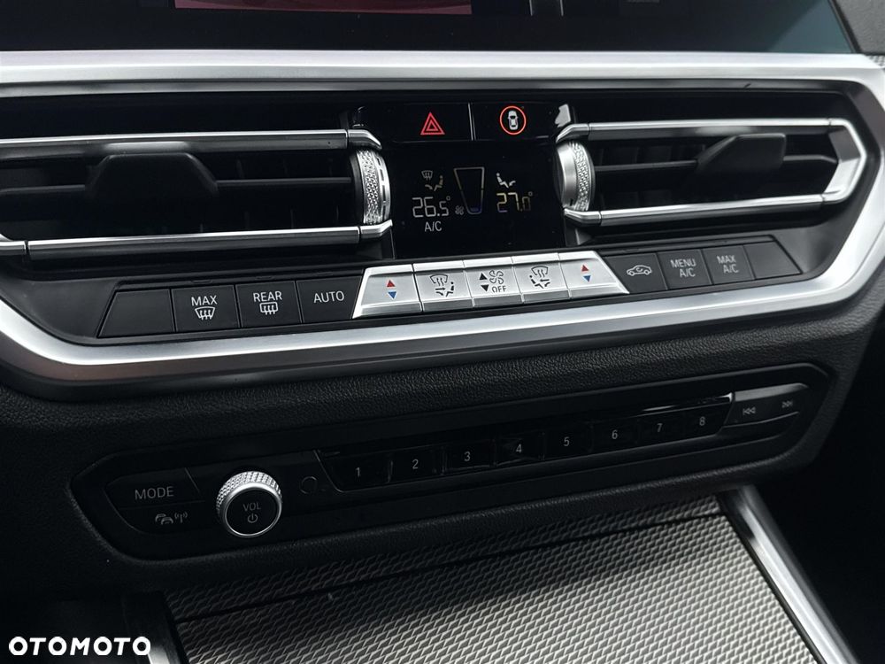 BMW Seria 3 318i - 13