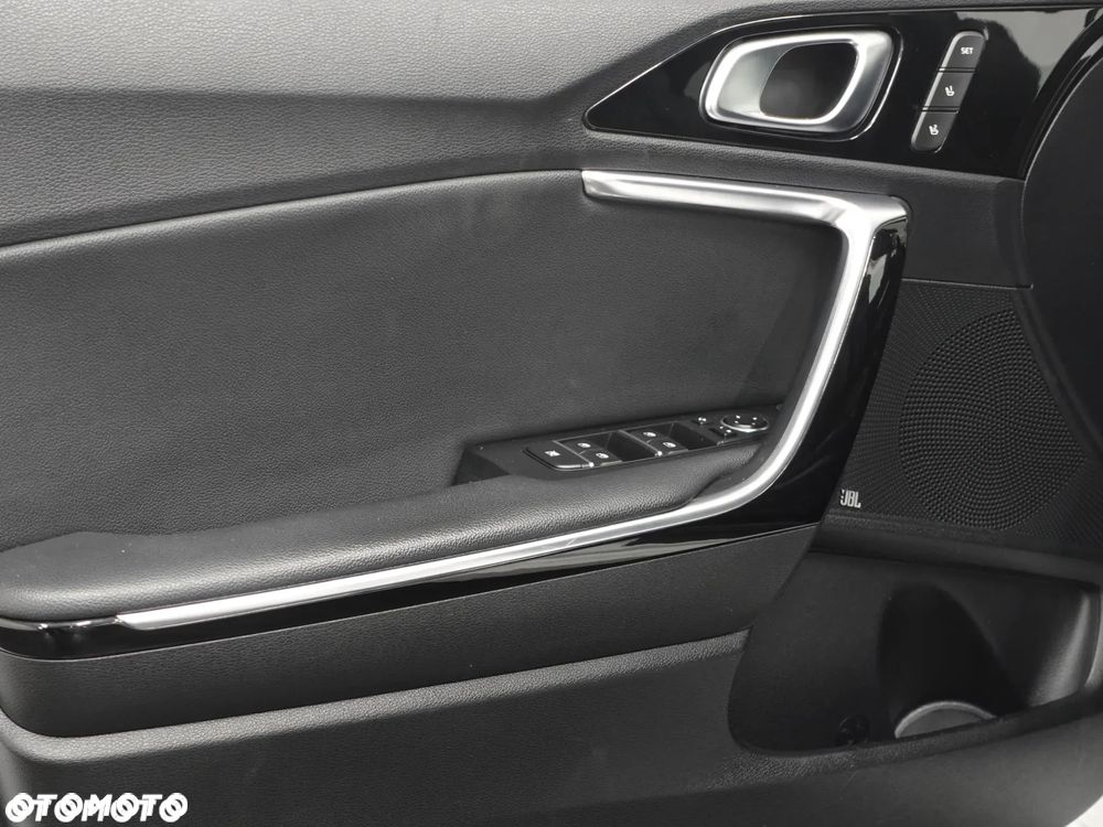 Kia Ceed 1.4 T-GDI OPF Platinum Edition - 18