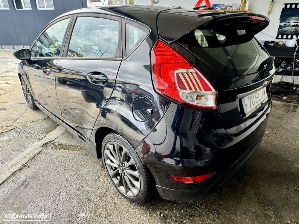 Ford Fiesta 1.5 TDCi STLine - 41