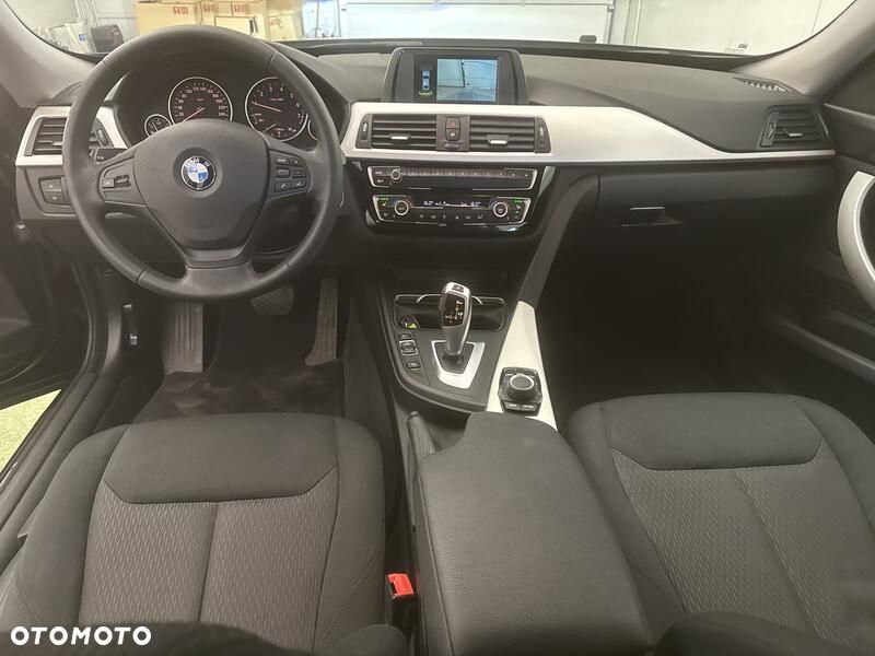 BMW Seria 3 320i GPF - 21