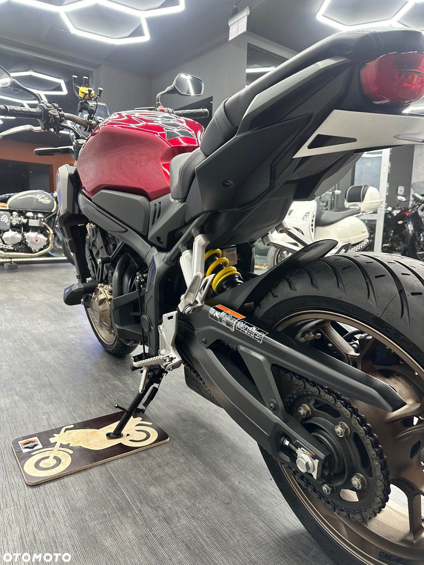 Honda CB - 12