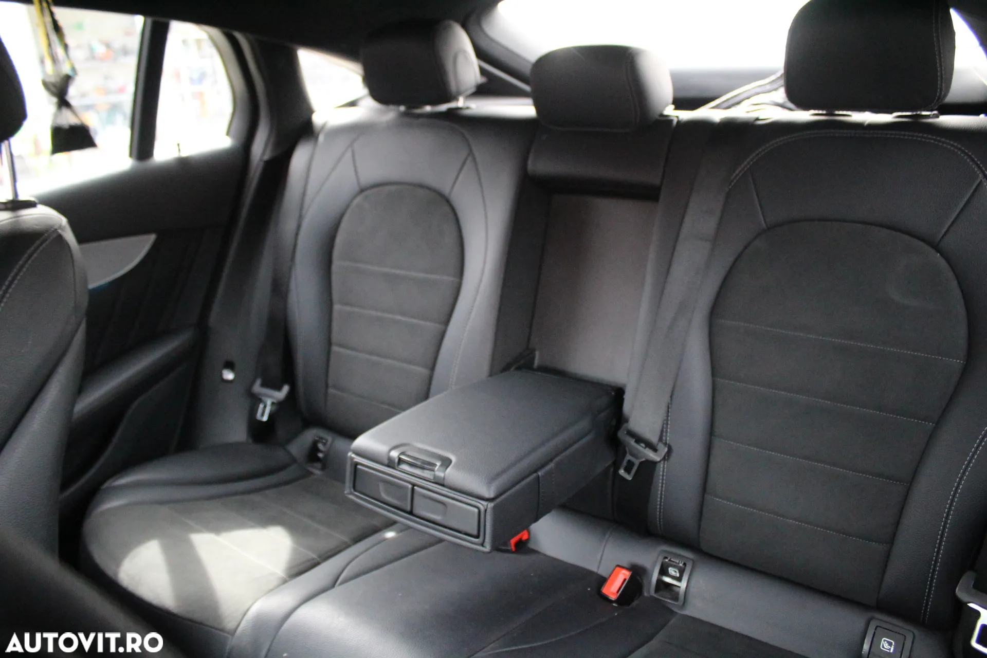 Mercedes-Benz GLC Coupe 250 4Matic 9G-TRONIC - 25