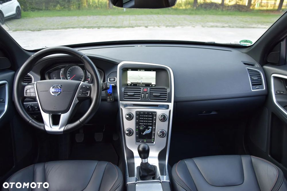 Volvo XC 60 D5 AWD Ocean Race - 21