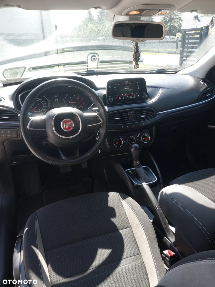 Fiat Tipo 1.6 MultiJet 16v Lounge DDCT - 10