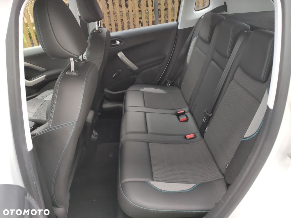 Peugeot 2008 1.6 BlueHDi Allure - 25