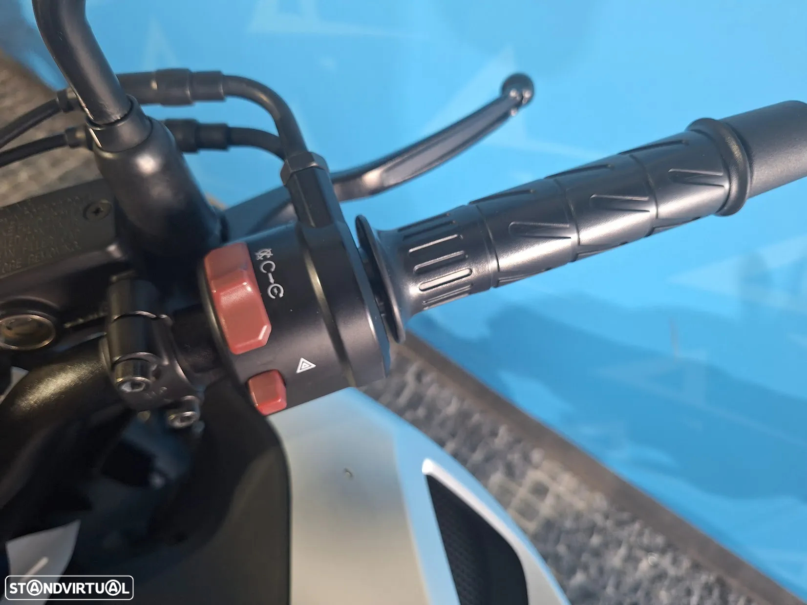 CF Moto 300NK - 9