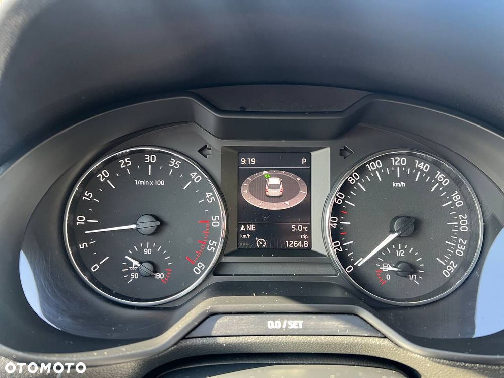 Skoda Octavia 1.6 TDI Edition DSG - 8