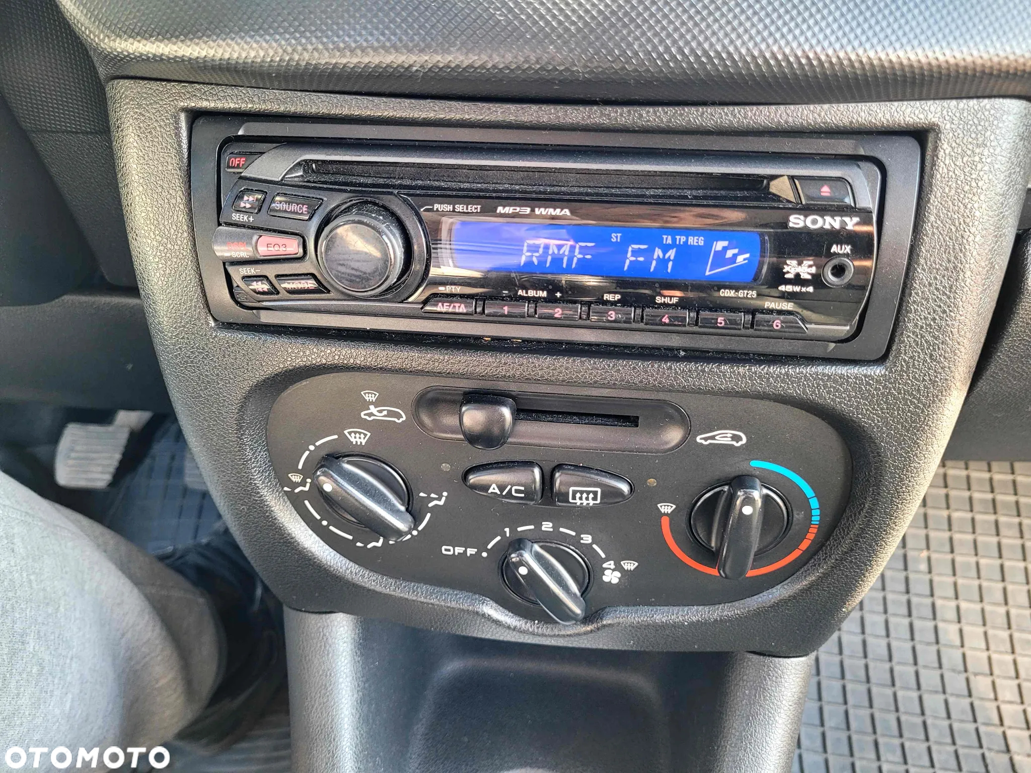 Peugeot 206 plus 206+ 1.1 Presence - 9