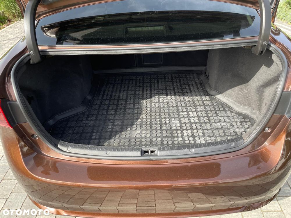 Toyota Avensis 2.0 Premium MS - 10